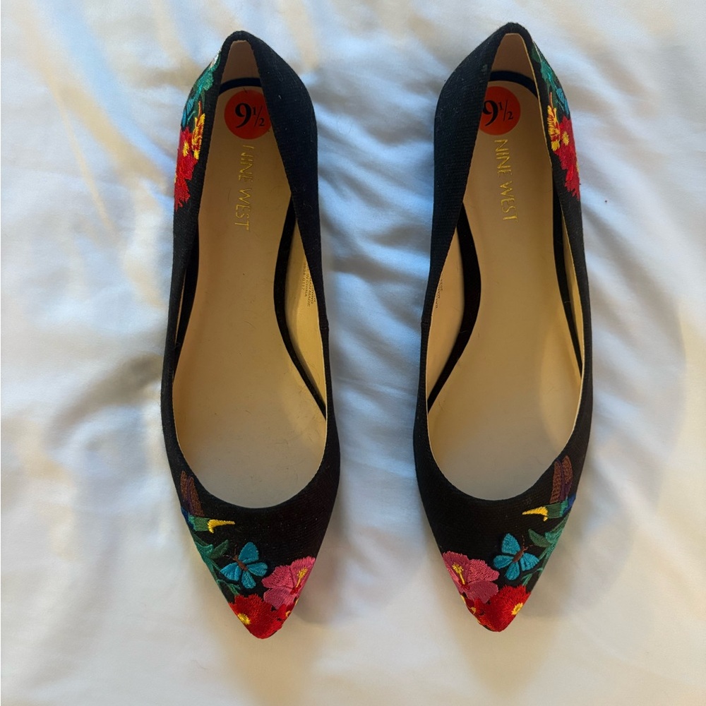 NWT Nine West Women's Black Embroidered Pointed Toe Flats